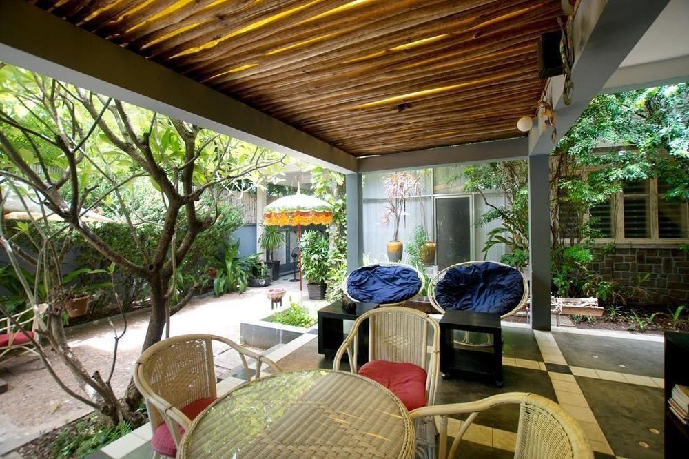 Frangipani Villa-60S Пном Пен Ресторант снимка